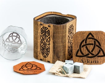 Glass with gaelic infinity triangle - set number 37 - Personalized whiskey gift set, viking gift for him, celtic knot, Celtic mythology