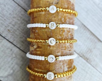 Personalisiertes Anfangsarmband - Perlmutt Buchstabe Armband - Zierliches Geschenk für Sie