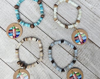 Muschel Perlen Stretch Armband – Kokosnuss Holz Perlen Armband – Küsten Boho Schmuck