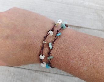Handgefertigtes Muschel Perlen Armband - Verstellbarer Beachy Boho Schmuck
