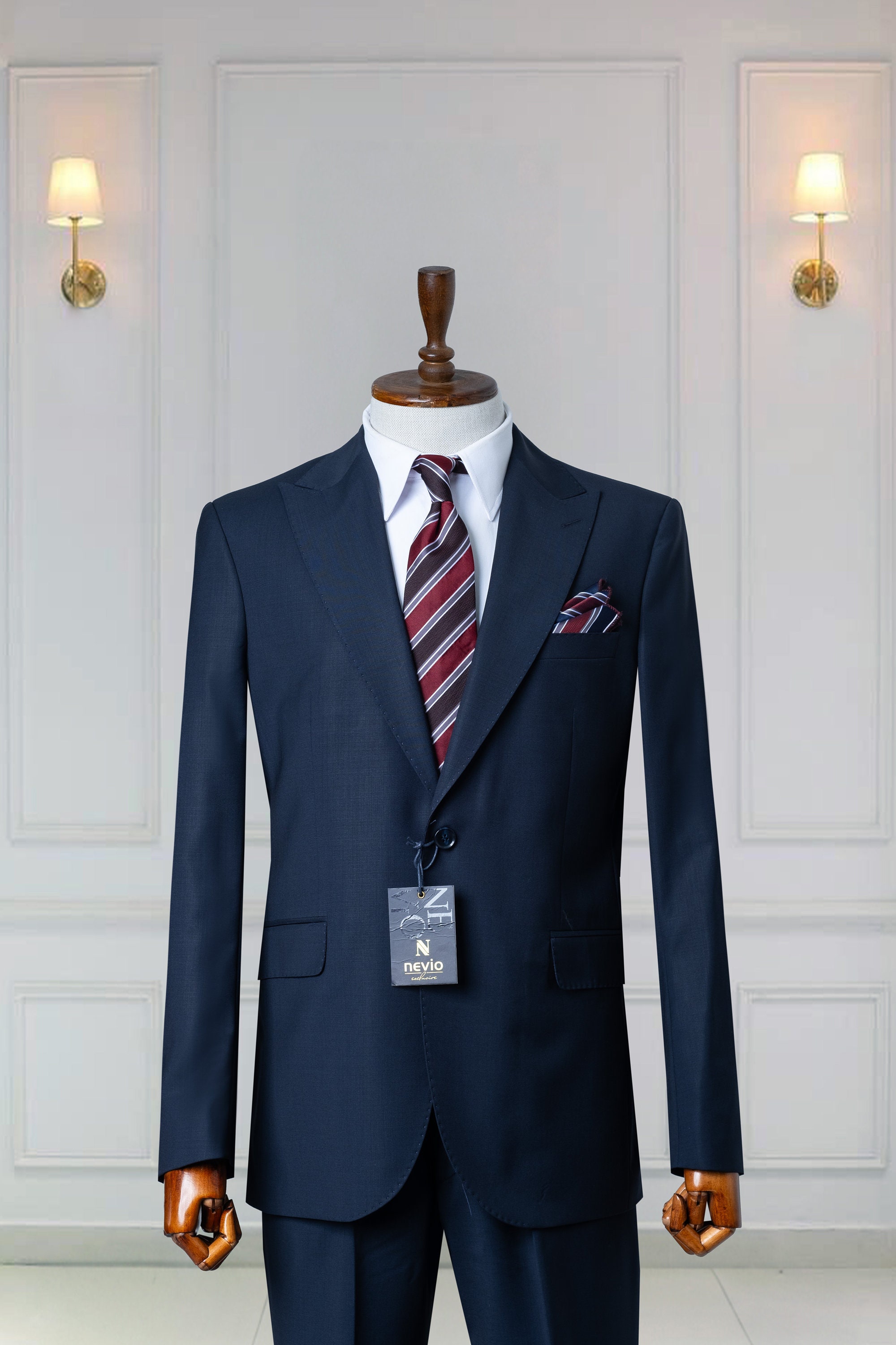 Classic 220's Super Woven Wool Men's Suit Peak Lapel With