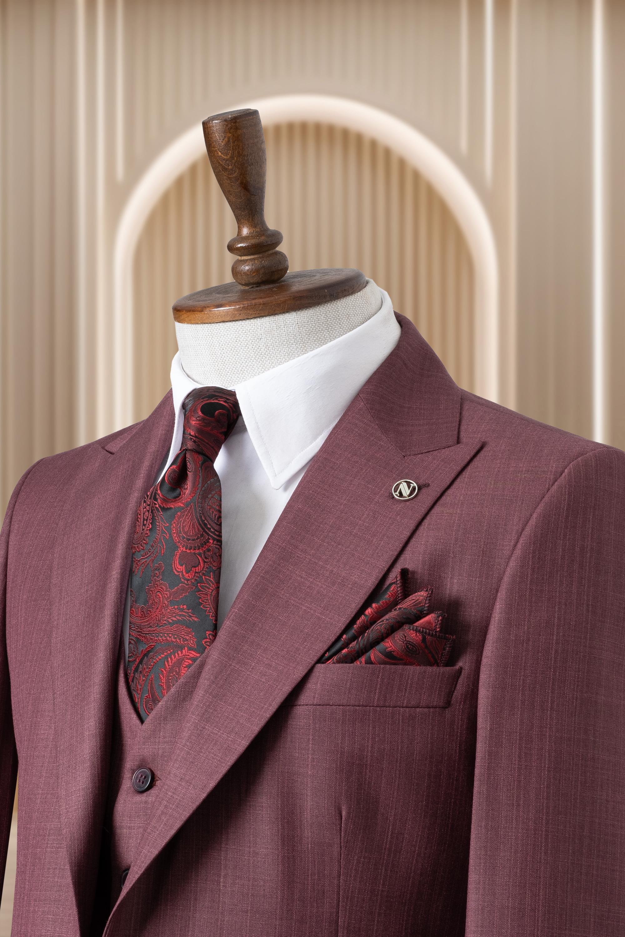 バーガンディウールメンズスーツ：スリムフィット、ピークドラペル、3