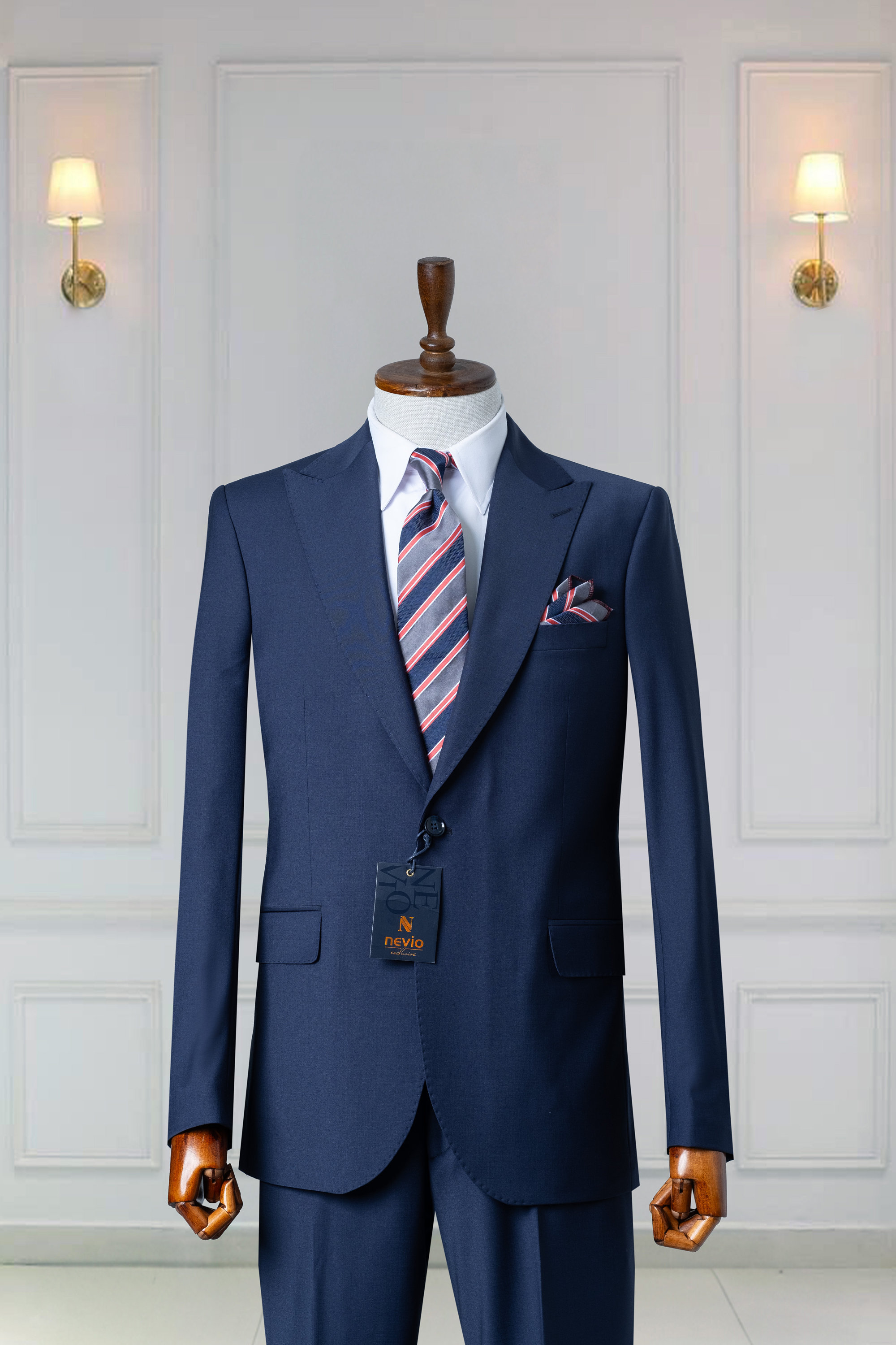 Classic 220's Super Woven Wool Men's Suit Peak Lapel With