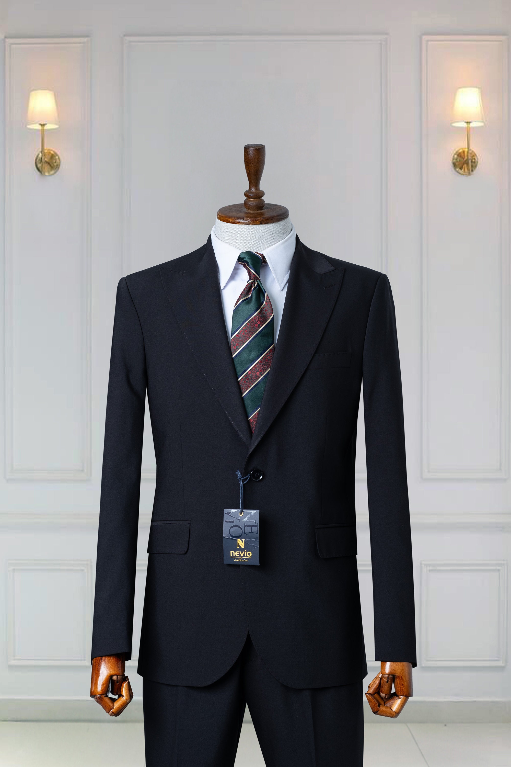 Classic Black Wool Suit: Slim Fit Peak Lapel, Pin Stitching