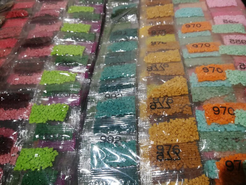 diamond painting beads 600 diamonds DMC 699 Green fruit confits - Round or square rhinestone bags