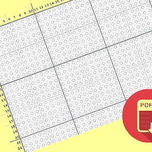 Può includere: Una griglia in bianco e nero con righe e colonne numerate. La griglia viene utilizzata per il punto croce o altri progetti di ricamo. Un cerchio rosso con un'icona PDF bianca e una freccia di download si trova nell'angolo in basso a destra.