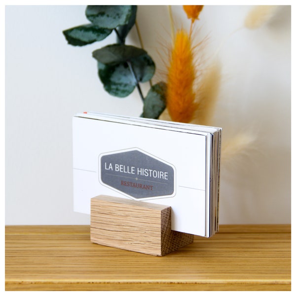 Wooden business card holder with a capacity of 30 copies.