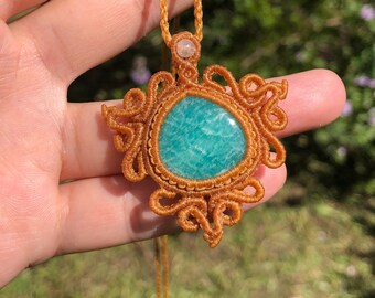 Handgeflochtener Amazonit Anhänger, Makramee Anhänger mit Amazonit, verstellbarer Anhänger