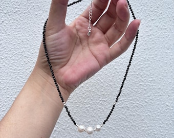 Collar de espinela negra y perlas de agua dulce, para uso diario, con cuentas y cierre de plata 925.
