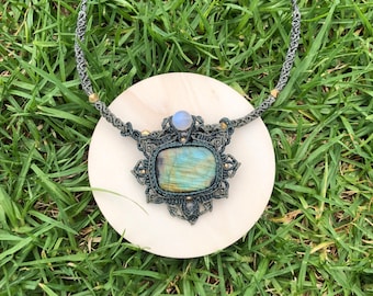 Collar de macramé con labradorita, joyería bohemia con piedras preciosas, regalo para amantes de la naturaleza.