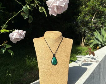 Malachit Makramee Anhänger, natürliche grüne Malachit Kette, verstellbar