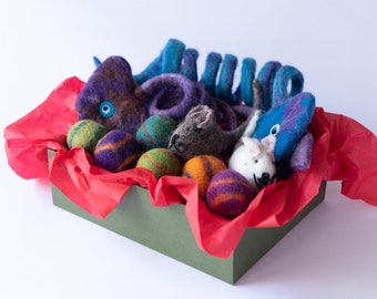 Felt Cat Toy Gift Box, Fish, Mice, Balls, Wooly Mice Cat Toys, Interactive Cat Toys, Handmade Wool Felted Toy, Pet Lovers Gift Pack