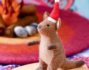 Australian Kangaroo Felt Christmas Toy, Home Decoration, Australiana Christmas Toy with Santa Hat, Christmas Gifts, Christmas Ornament