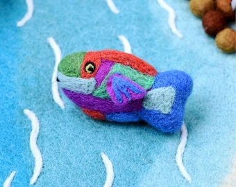 Handmade Felt Parrot Fish Toy, Coral Reef Fish, Ocean Wool Stuffed Animals, 6-12 Month Baby Toys, Felt Educational Toys