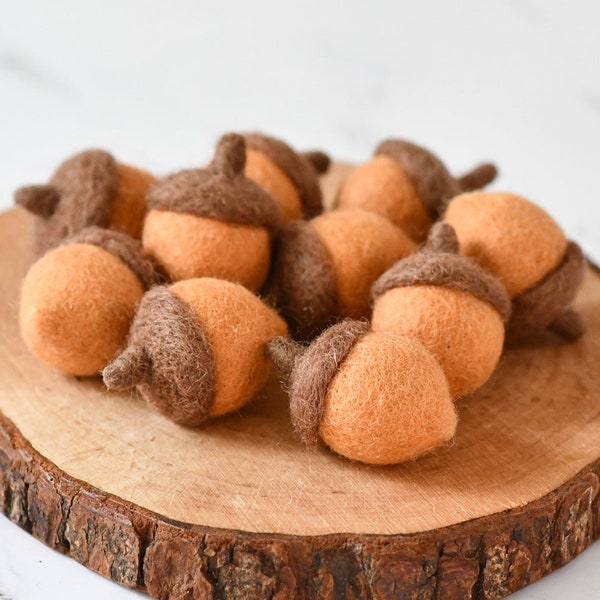 Pure Wool Felted Acorn Ornament, Autumn Tree Decoration, Needle Felted Acorns, Brown Felt Acorn Decor, Acorns for Garland