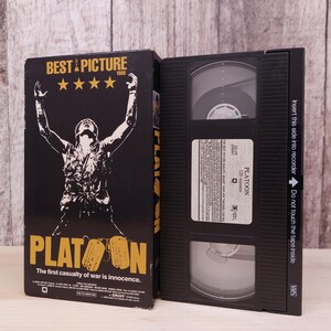 Platoon (1986) / Cinta VHS usada / Película clásica coleccionable