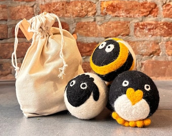 Boules de séchage en feutre faites à la main (lot de trois) avec sac de rangement - Durables et écologiques. (ASSORTIMENT)