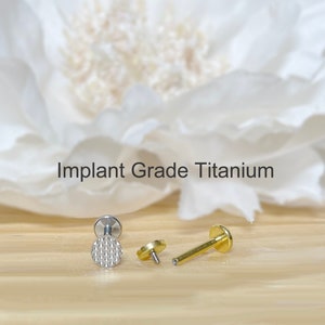 16G Round Top Internally Threaded Labret Bar • Implant Grade Titanium