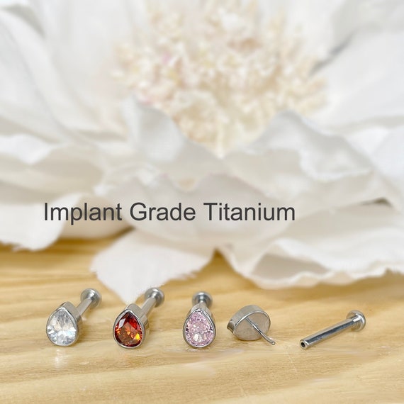 Implant Grade Titanium White CZ Square Gem Top Threadless Push In Labret Implant Grade Titanium White CZ Square Gem Top Threadless Push In Labret