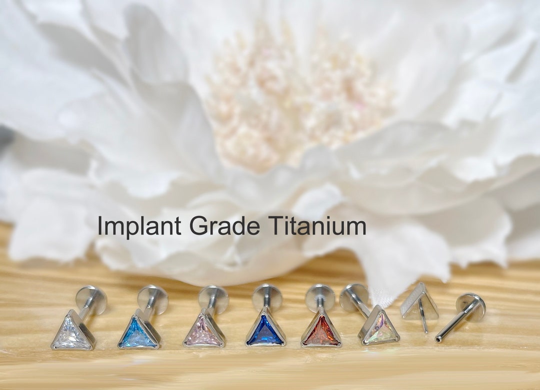 Implant Grade Titanium Threadless Push in Triangle CZ Top Labret Bar ...