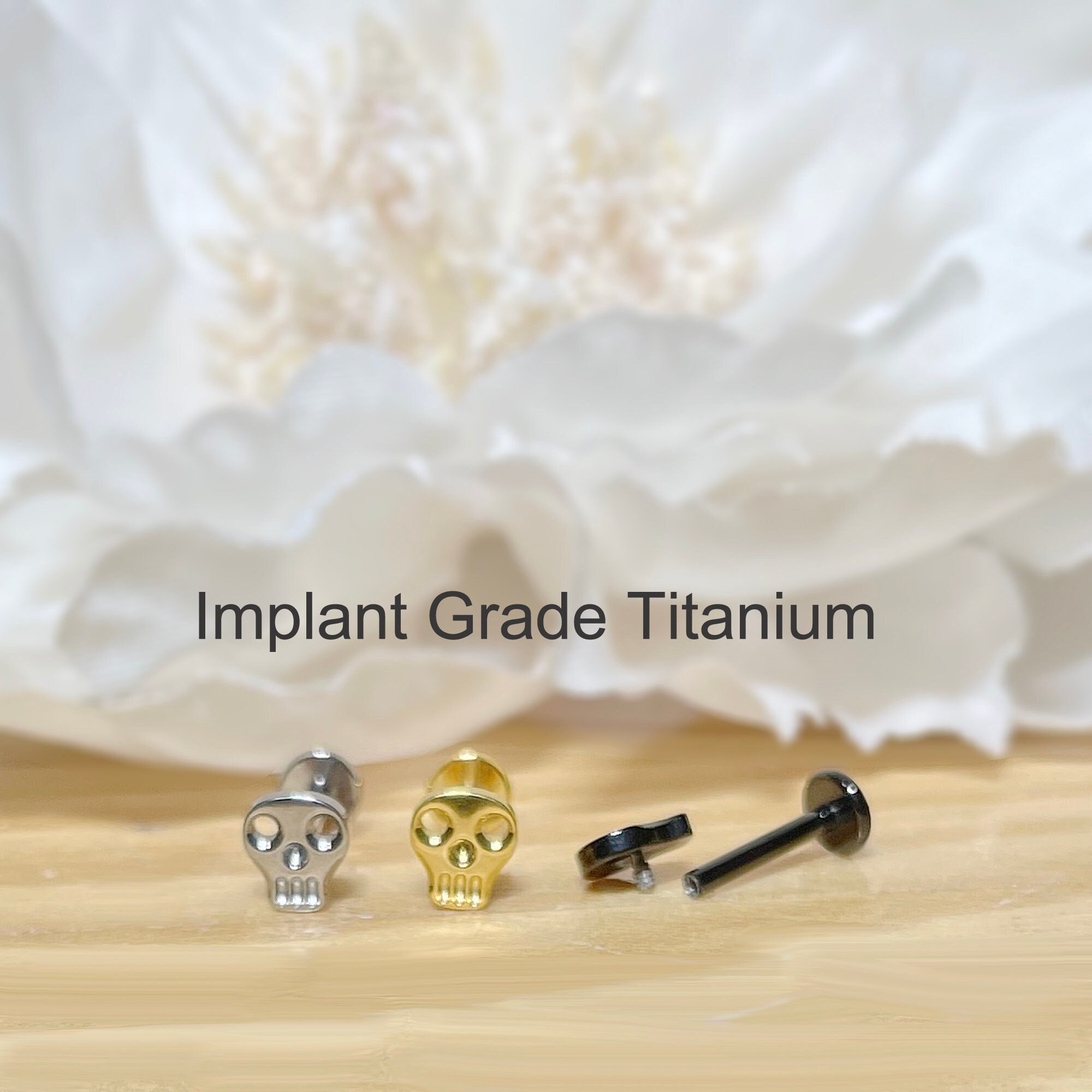 Implant Grade Titanium Skull Internally Threaded Flat Back Labret Implant Grade Titanium Skull Internally Threaded Flat Back Labret
