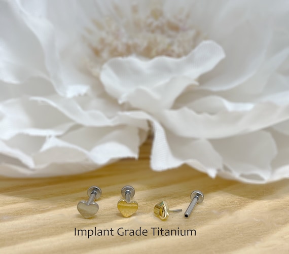 Implant Grade Titanium Threadless Bow Push In Labret With Flat Back Implant Grade Titanium Threadless Bow Push In Labret With Flat Back