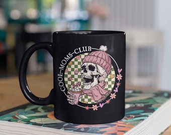 Cool Mom Club rolig dödskallemugg, dödskallemugg med mössa, moderskapsskelett, mors dag-keramisk mugg, mammalivsmugg, mammapresent Cool Mom Club