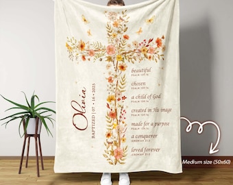 Gepersonaliseerde doopdeken voor meisje met bloemenkruis en bijbelverzen, aangepaste christelijke babyworp, religieuze aandenken voor doopdag