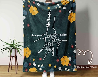 Personalized Mom And Kid Hands with Names Blanket, Mom Blanket, Custom Fist Bump Blanket, Mothers Day Blanket, Birthday Gift for Mom
