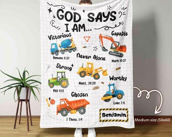 Manta personalizada "Dios dice que soy yo" para niño, con temática cristiana de construcción, mensaje de afirmación y versículo bíblico.