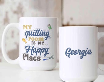 My Quilting Room Is My Happy Place Mok, quiltmok, quiltmok, naaimok, mok aangepaste naam, quiltcadeau, quiltcadeau, naaicadeaus voor vrouwen