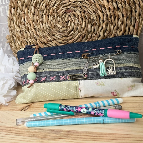 Handmade Zipped Pencil case pouch, art bag, accessory bag, Pouch Brush Holder