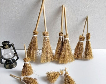 5pcs Miniature Halloween Broom, DIY Dollhouse Witches Accessories,  Miniature Artificial Straw Brooms, Party Decorations