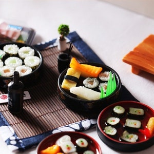 Miniature Sushi, Dollhouse Miniature Sushi Set, Dollhouse Miniature Sushi Bowls, Dollhouse Miniature Kitchen Accessories