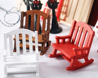 Seggiolone in legno di noce in miniatura per casa delle bambole, scala 1:12 - Italia