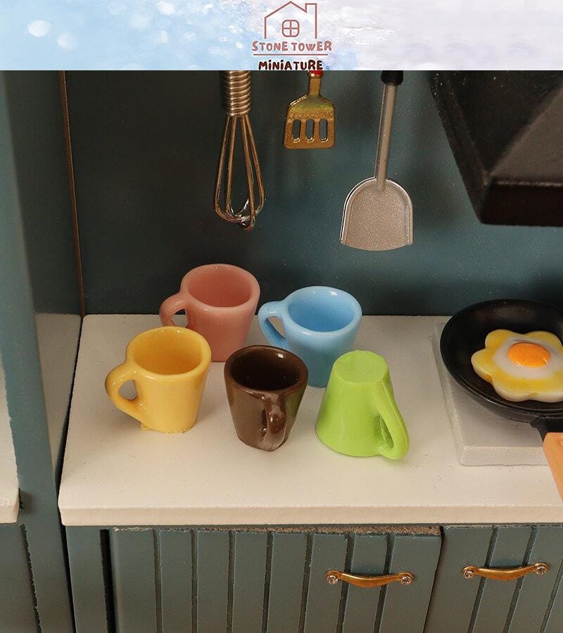 Set Di 30 Mini Tazze E Bicchieri In ABS Per Casa Delle Bambole - Accessori Realistici Per Diorami E Giochi
