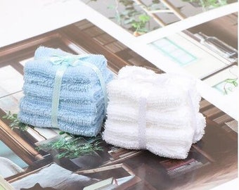 Miniature Towel Set with Daisy Trim Miniature Towel Set with Daisy Trim