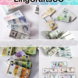 Może przedstawiać: Kolekcja miniaturowych banknotów papierowych, w tym dolary amerykańskie, euro i inne międzynarodowe banknoty. Obraz przedstawia stosy i pojedyncze banknoty, prezentujące różne nominały i wzory. Logo LingCraftsCO znajduje się u góry.