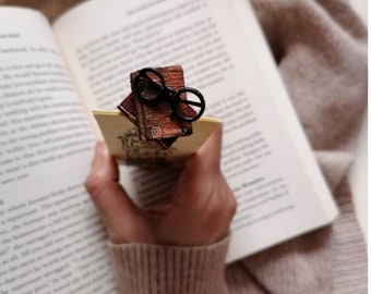 Bookmark - vintage books on card /3D Bookmark / Book Bookmark /vintage bookmark /dark academia