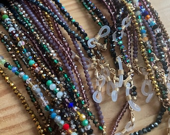 Bijou et Chaînette de lunettes qui peut se transformer en collier en perles de vienne