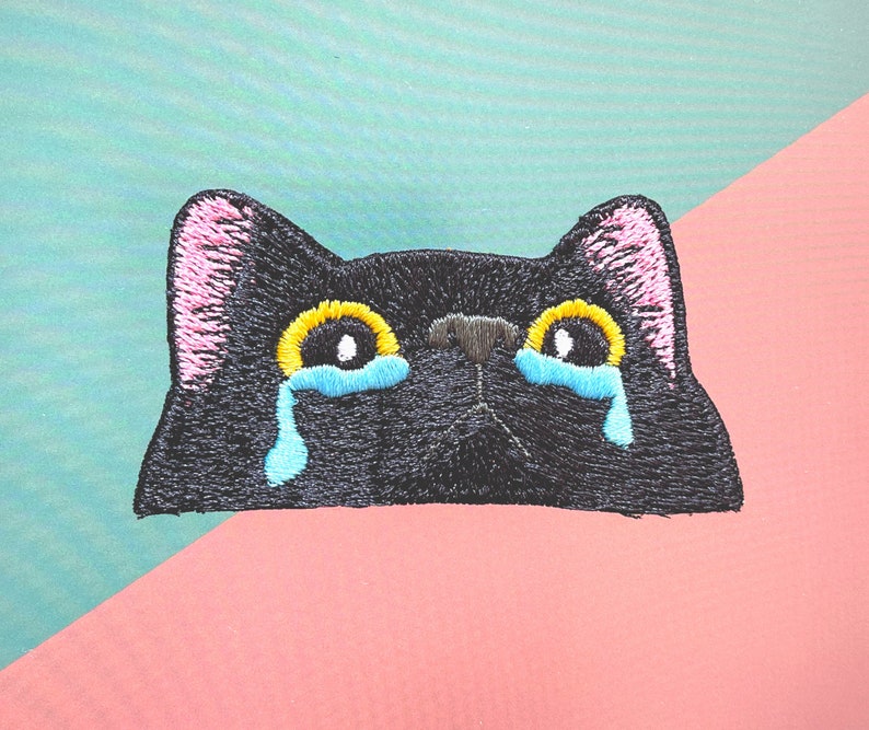 Süße schwarze Katze Patches, Patches, süße Katze Patches Eisen auf, gestickt Patch Eisen, Patches für Jacke, Logo Patch auf der Rückseite Black cat crying
