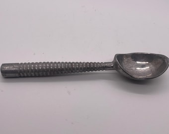 Vintage Metal Ice Cream Scoop, Ribbed Handle Kitchen Utensil Farmhouse Decor