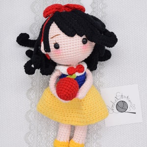 Finished Disney princess crochet dolls, Elsa, Moana, Snow White, Handmade 100% cotton, kids gift, birthday gift, collectable.