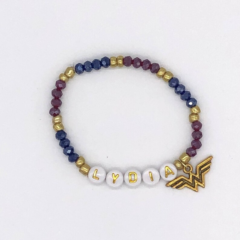 Pulsera con dije de Mujer Maravilla, joyería de superhéroes, regalos de superhéroes para niñas, regalo de Marvel para ella imagen 4
