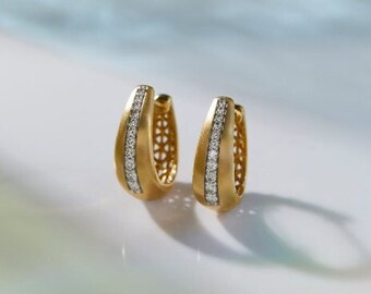 Orecchini a cerchio Huggie con diamanti 14k, orecchini a