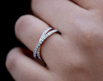 Criss Cross Diamond Wedding Band,14k Crossover Ring, Unique wedding band, Stacking ring, Bridal ring, Minimalist Ring, Birthday Gift for her