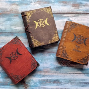 A5 Triple Moon Goddess and Pentagram Wooden Cover Journal, Parchemin Paper Book of Shadows, Blank Grimoire