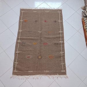 Akhnif taznakht Maroc tapis berbère authentique vintage atlas style montagnard marocain traditionnel