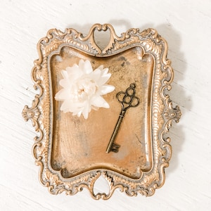 Gold Vintage-Stil Tablett oder Ringschale für Hochzeitsfotografie Prop Flat Lay und Einladung Styling
