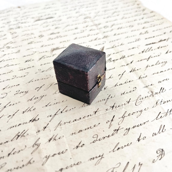 Antique Rectangle Ring Box | Romantic Proposal Ke… - image 5